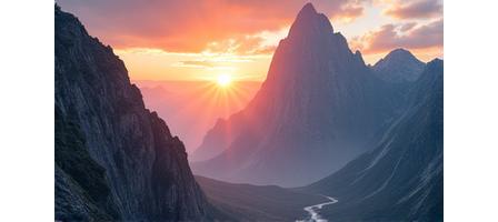 Majestätischer Berggipfel bei Sonnenuntergang, beleuchtet mit dramatischem Licht